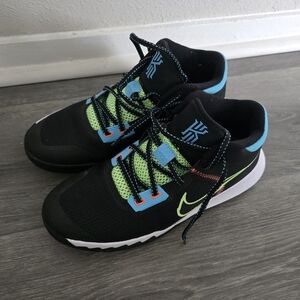 Nike Kids Black and Neon Green Sneakers